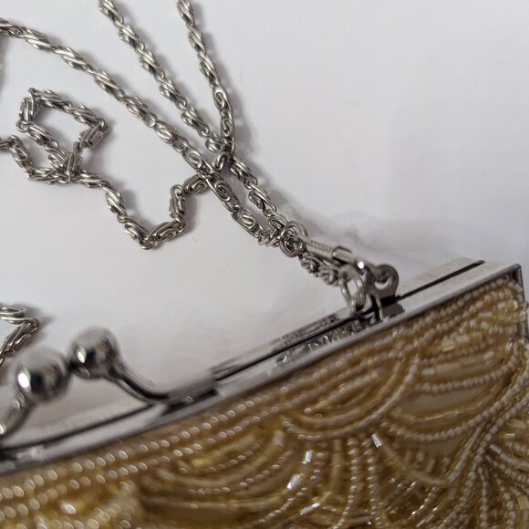 Excellent condition vintage 1960s gold scalloped beaded purse - Picture 7 of 16